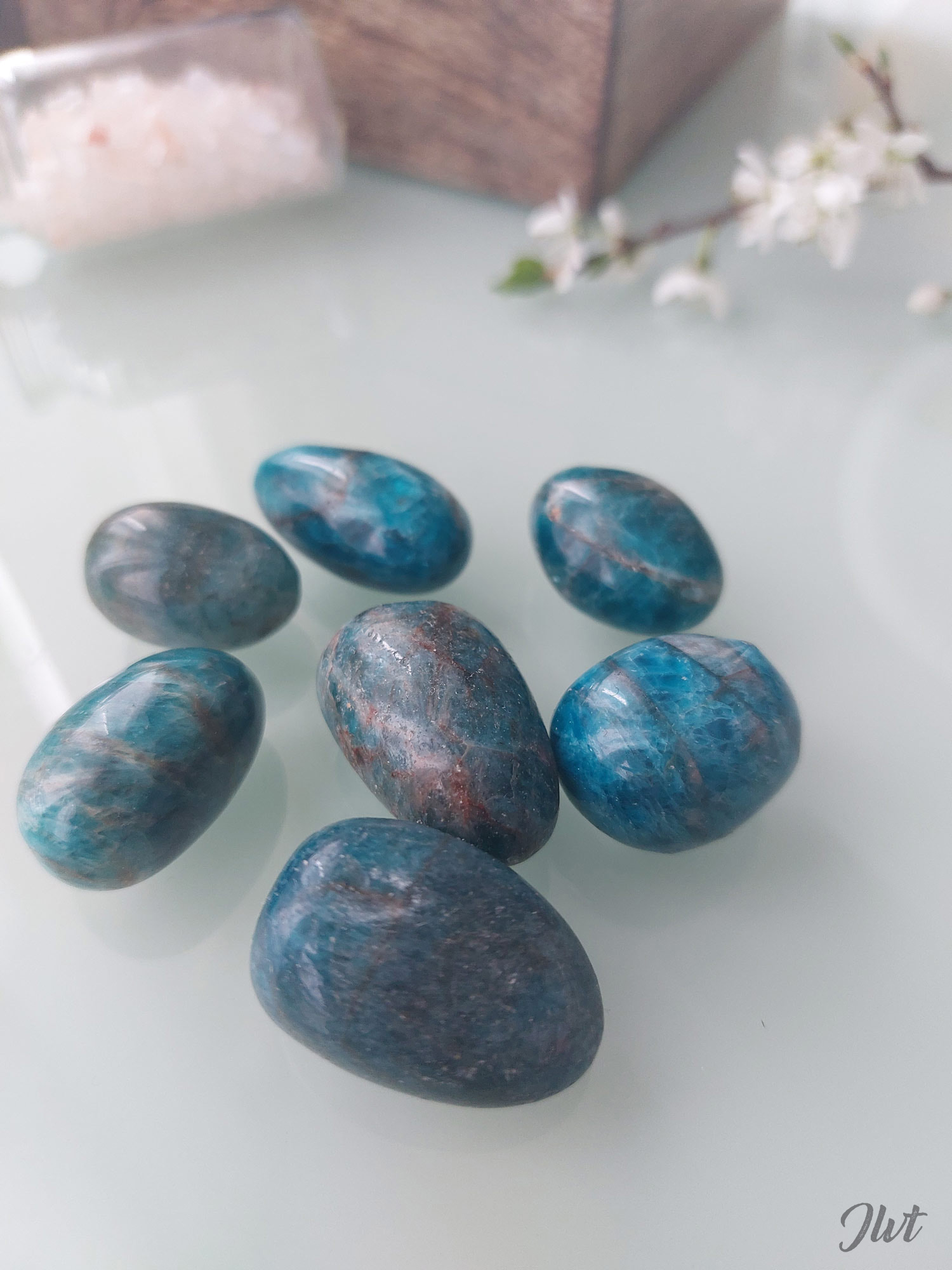 Apatite (1) Apatite (1)