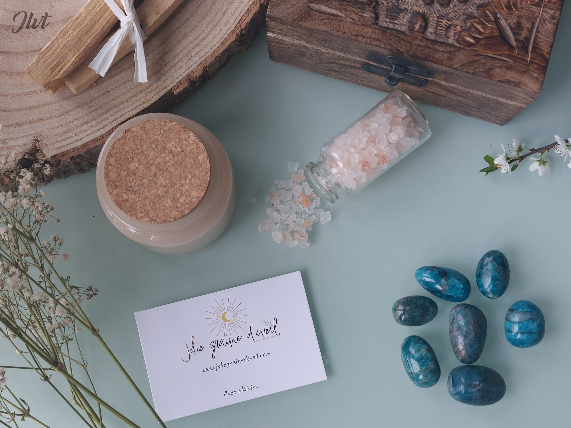 Apatite (3) Apatite (3)