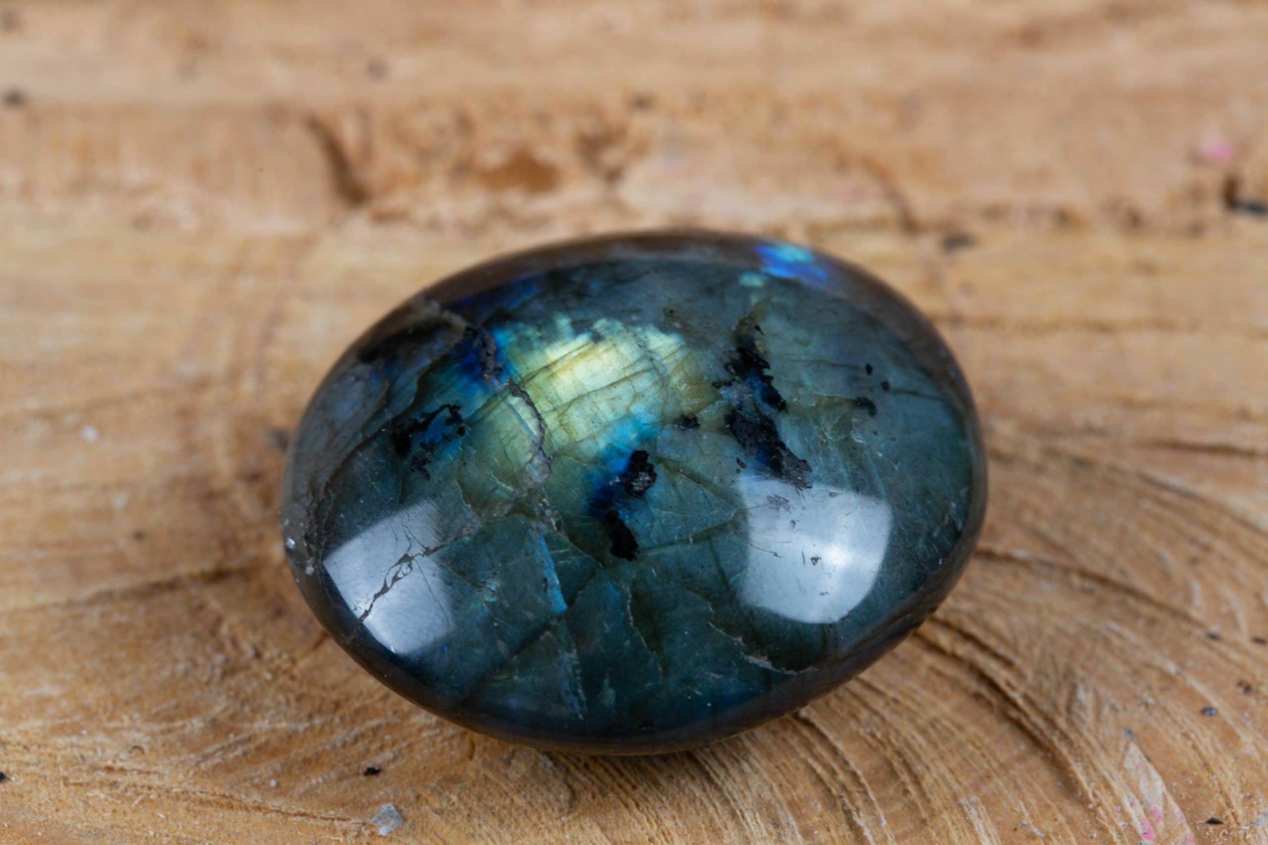 GALET DE LABRADORITE REFLETS BLEUE GALET DE LABRADORITE REFLETS BLEUE