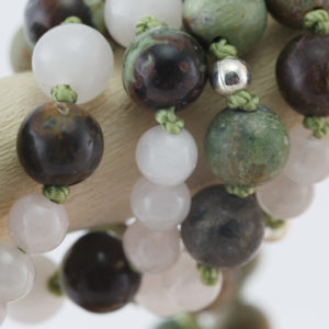 details mala opale verte details mala opale verte