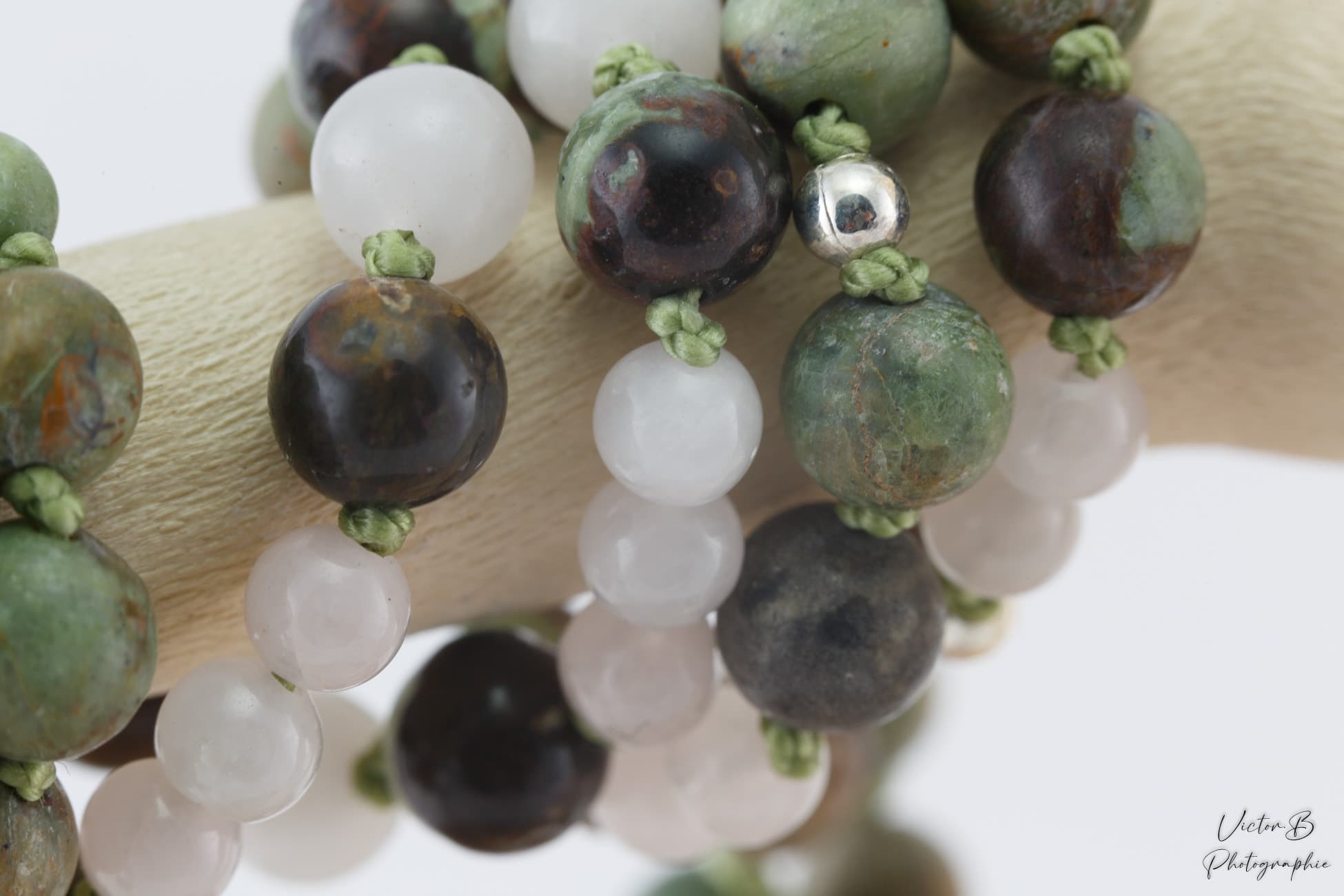 details mala opale verte details mala opale verte