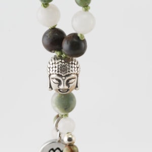 details tete de bouddha details tete de bouddha