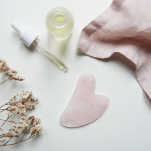 gua-sha-quartz-rose