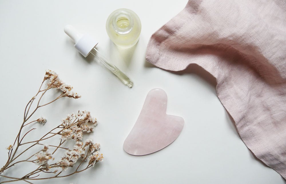 gua-sha-quartz-rose