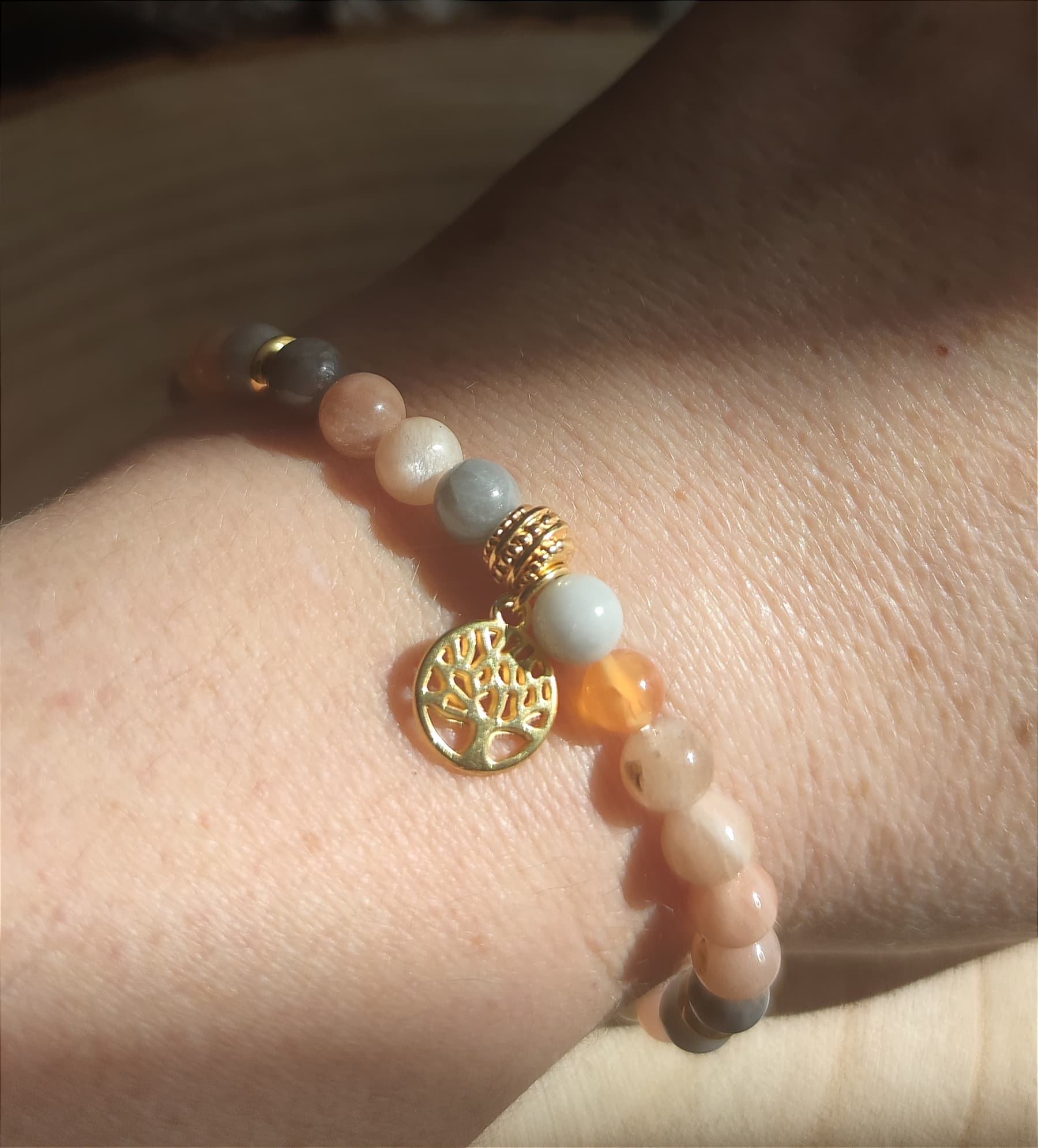 Bracelet by Aude Pierre de soleil et oeil de chat 1