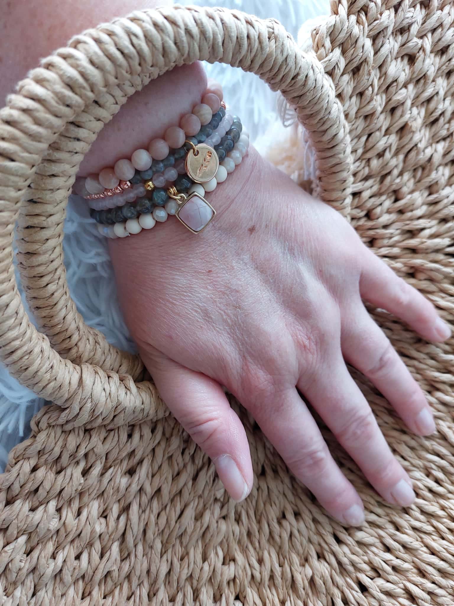 COLLECTION BOHEME LABRADORITE PIERRE DE LUNE QUARTZ ROSE COLLECTION BOHEME LABRADORITE PIERRE DE LUNE QUARTZ ROSE