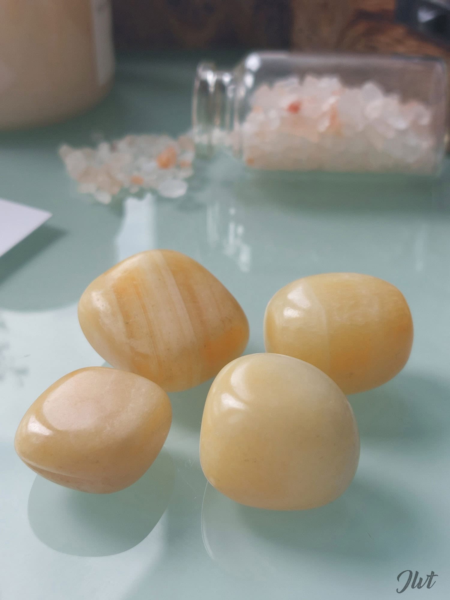 Calcite orange (3) Calcite orange (3)