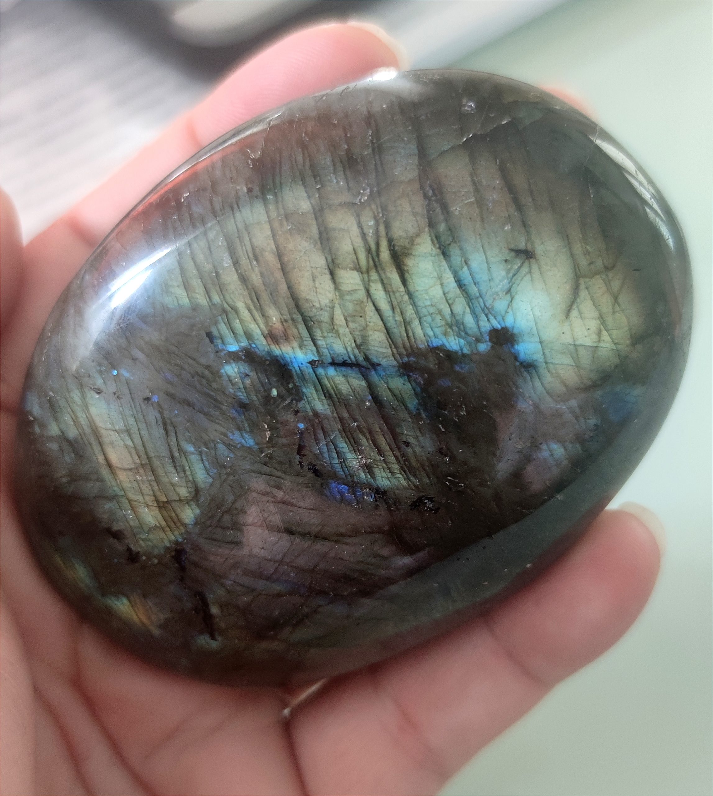 labradorite galet1 labradorite galet1
